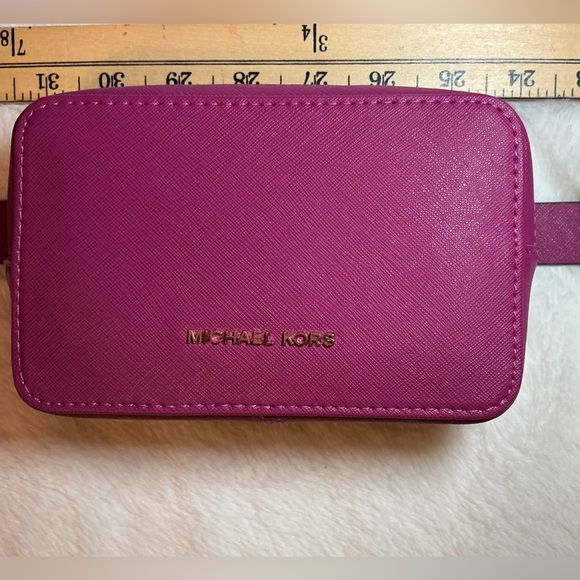 Michael Kors Fuchsia belt bag - Picture 4 of 4